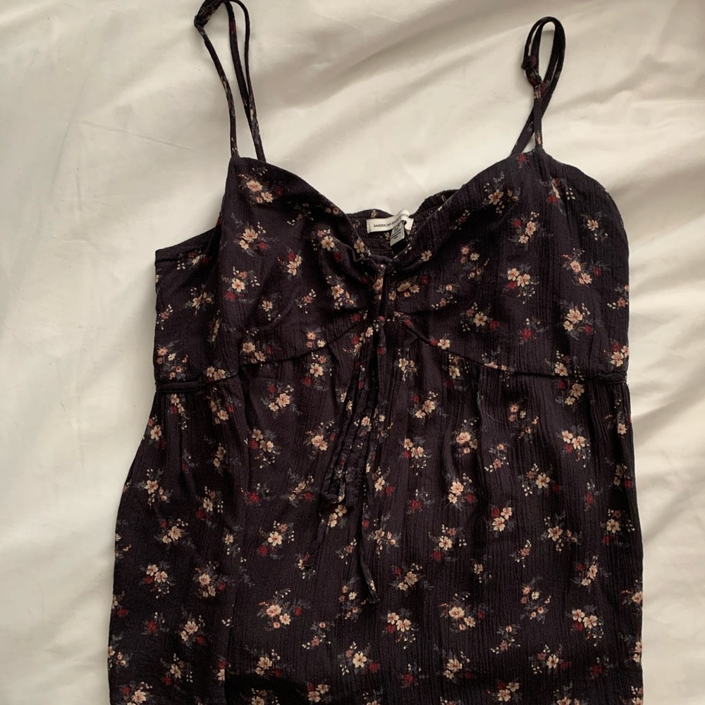 american eagle flowery and flowy top